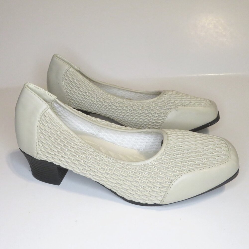 Beacon Comfort Well Ivory Leather Slip-on Women's Comfort Heel Size 6.5